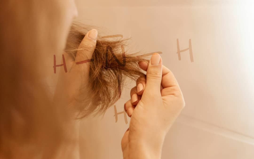 Photo de cheveux abimés par l'ammoniaque